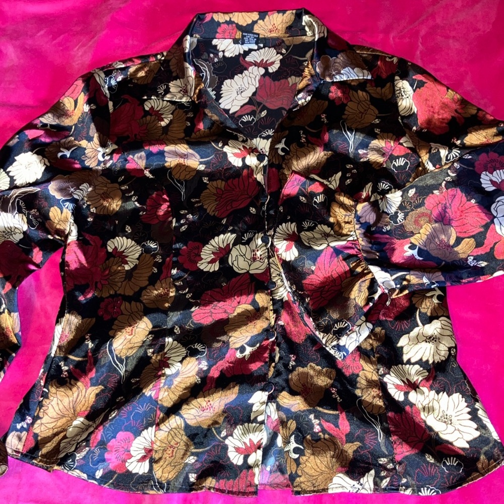 Spense Graphic Floral Button Down Shirt with Flowing Sleeves